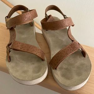 Teva midform sandals